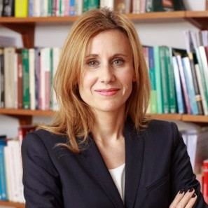 D.ª Marisa López Aragón 